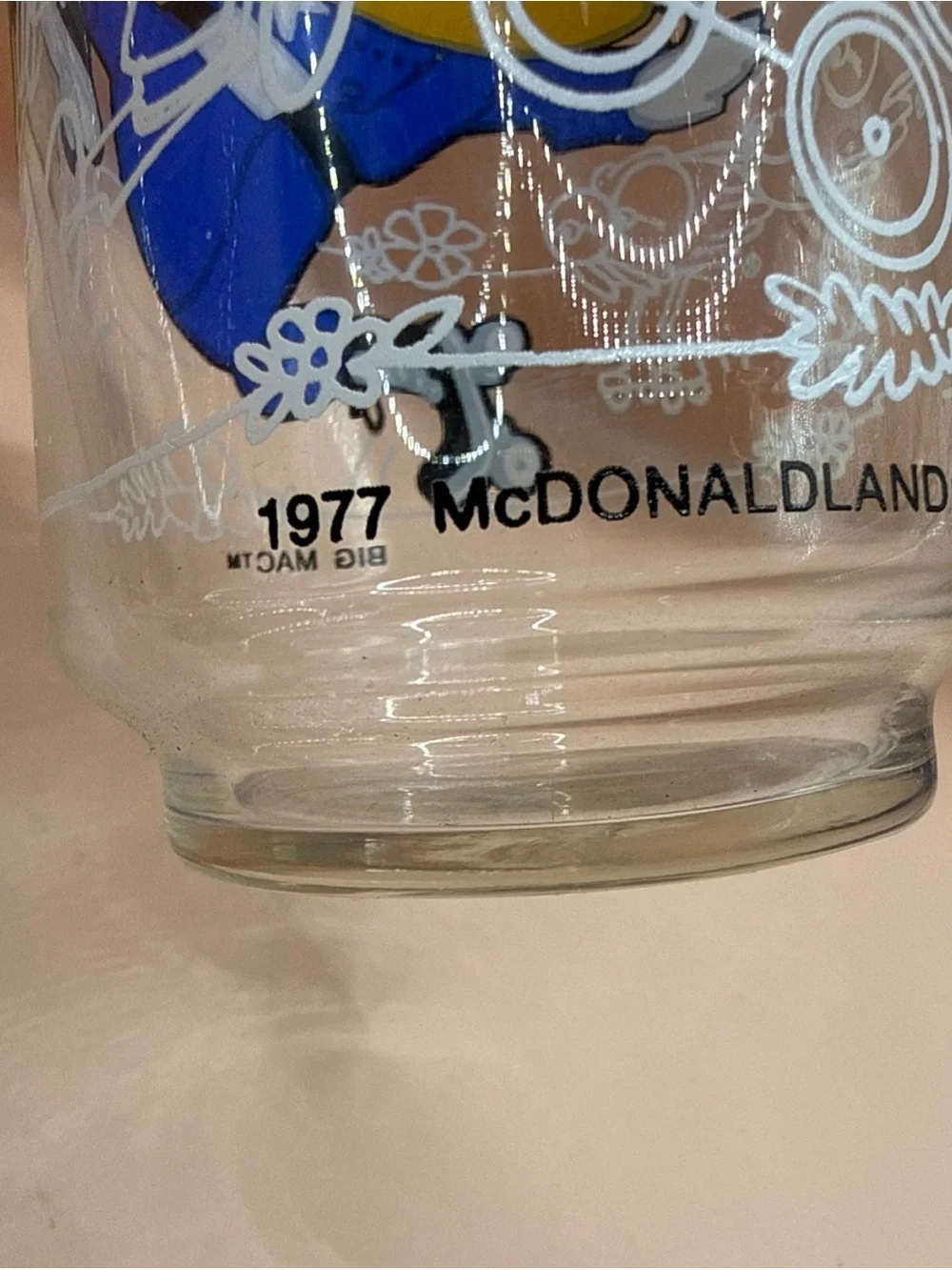 Vintage 1977 BIG MAC McDonalds Glass McDonaldland Roller Skating Police Burger